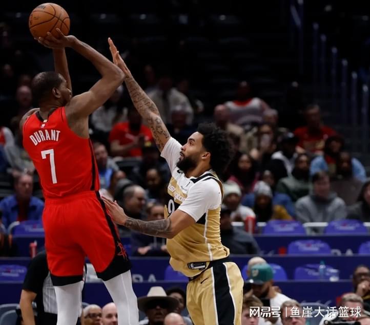 NBA最新排名！火箭坐稳第三，快船收大礼，勇士危险，湖人被甩开